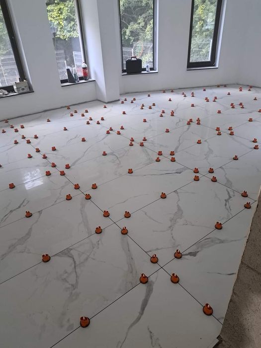 Montaj travertin zugravit