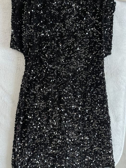 Рокля с пейети нова