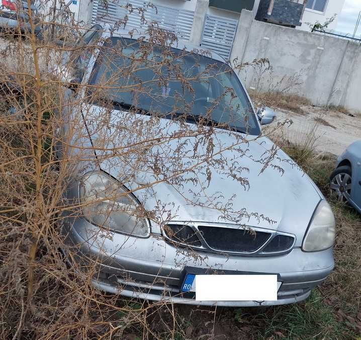 Dezmembrez DAEWOO NUBIRA 2 1.6i 16V (3 bucati, gri verde rosie)