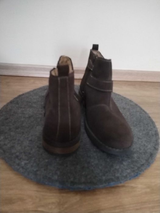 Botine din piele maro noi fara cutia originala.