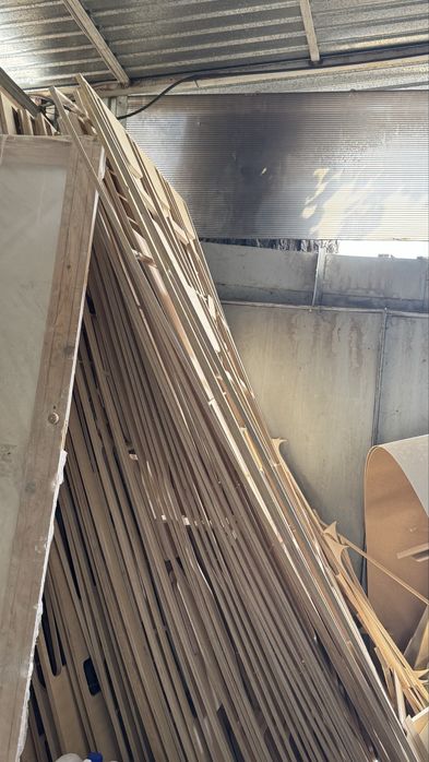 Отдам: Обрезки фанеры, опилки