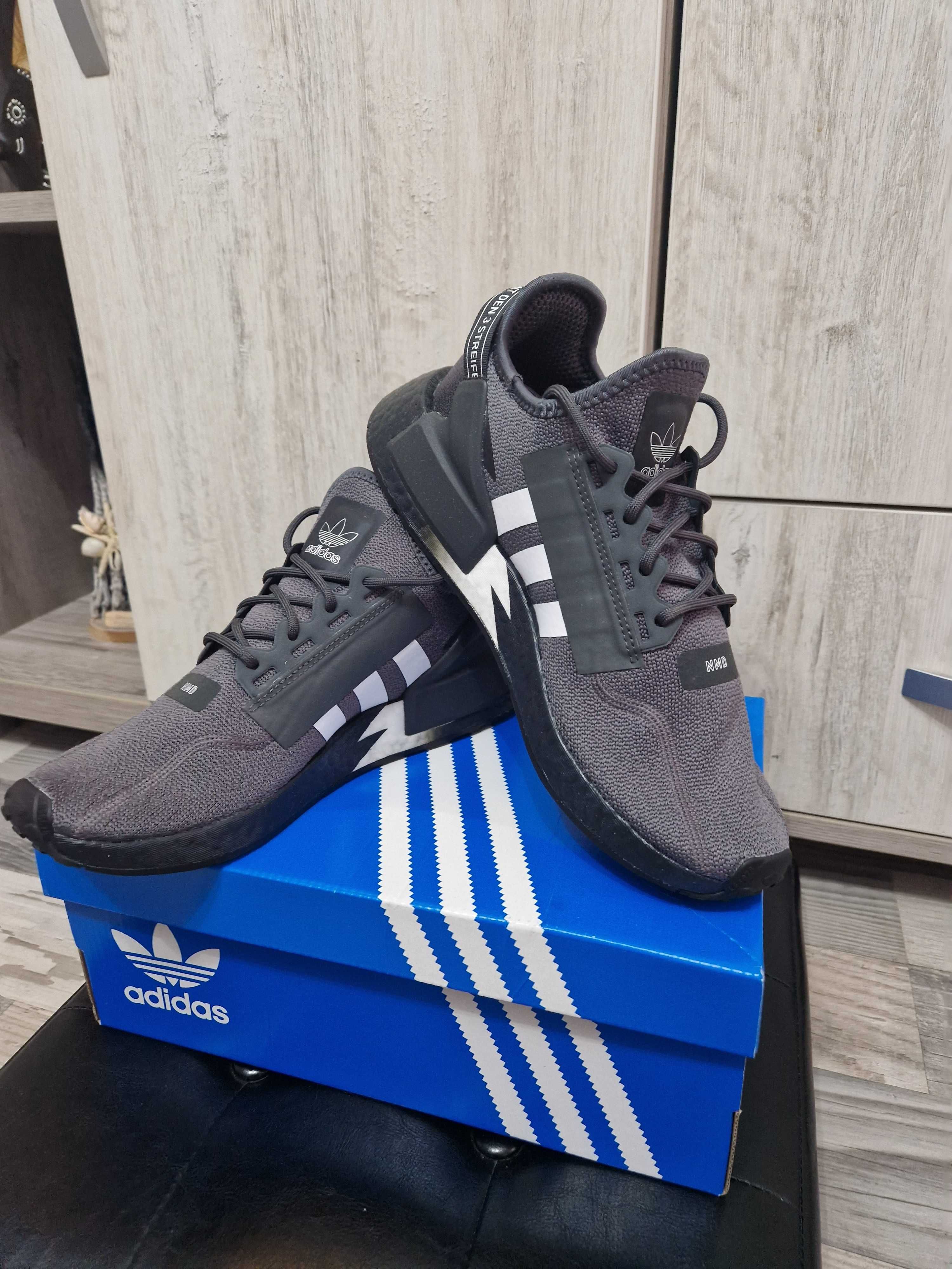 Маратонки Adidas НОВИ!!!