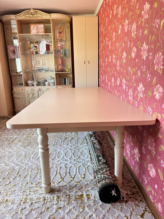 Белый стол с съемными ножками