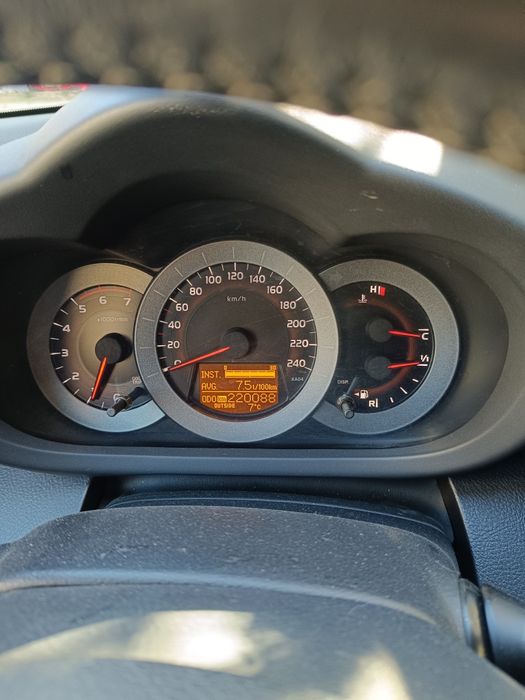 Продавам Тойота рав4 2.2дизел 136 к.с