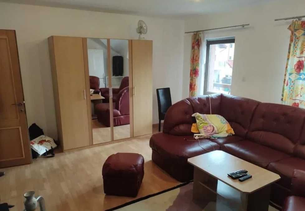 Дава се под наем Двустаен апартамент в Пловдив, Кючук Париж - 60 кв.м за 280.5 € - Снимка #1