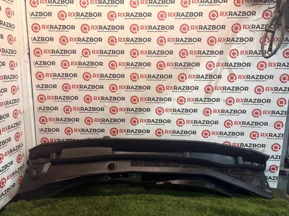 Пластиковый Жабо на Lexus NX / Пластик под дворником