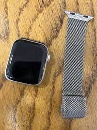 Часовник Apple Watch SE