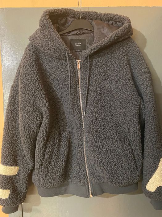 Дамско спортно яке