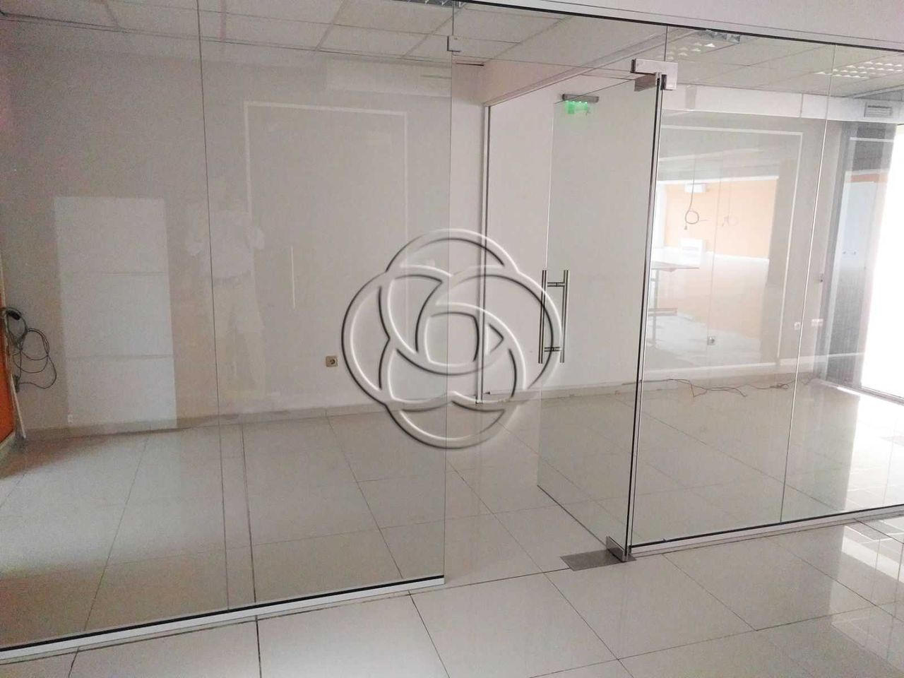 Продава се Магазин в София, Младост 3 - 70 кв.м за 1772 €/кв.м - Снимка #4