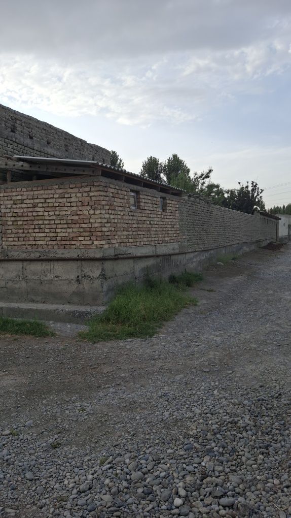 Uchastka sotiladi 12 sotix
