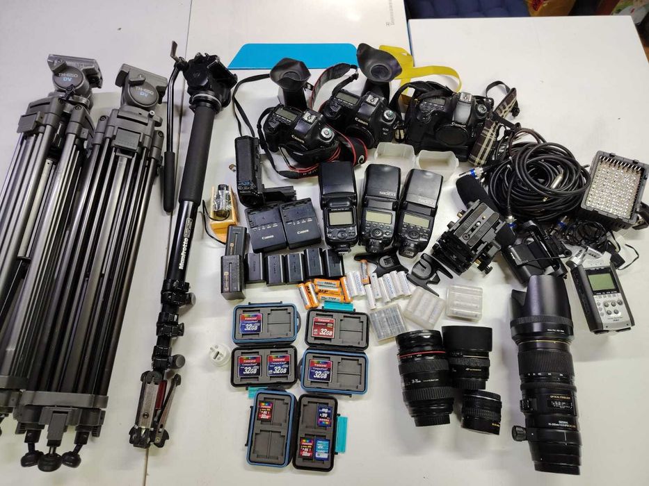 Продам комплект Canon EOS 5D Mark 2