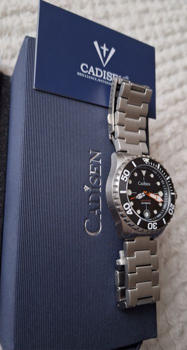 Nou. Automatic. Ceas cu mecanism japonez, Seiko.