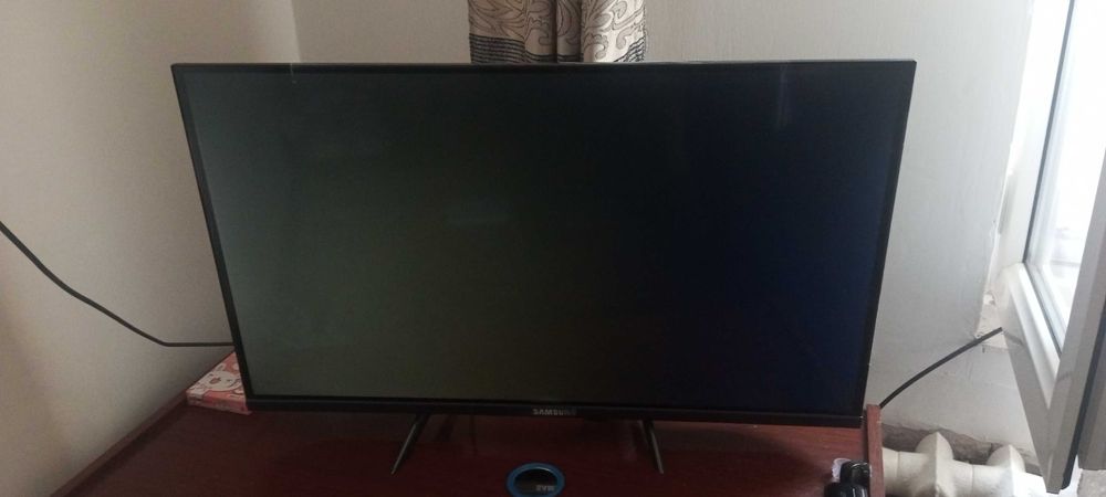 Tv smart 32 sotiladi