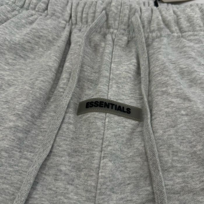 Pantaloni scurti Essentials Fear of God gri