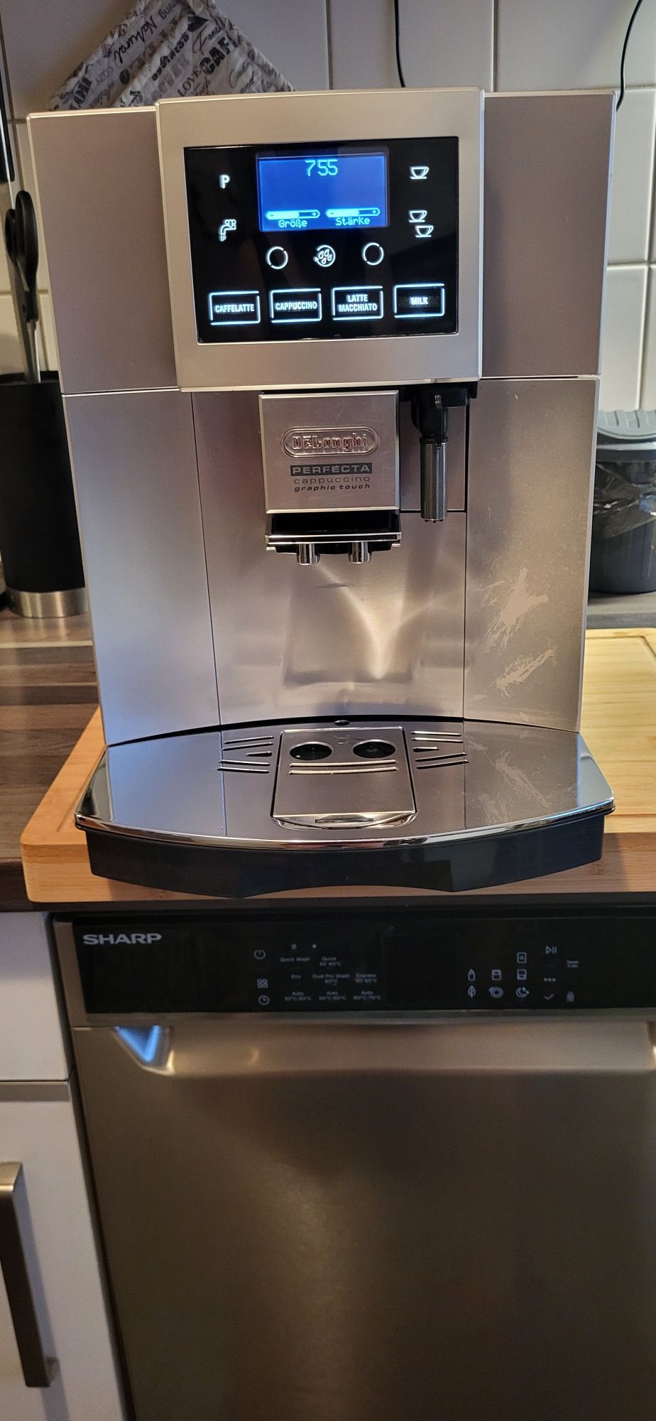 Delonghi PERFECTA Graphic Touch пълен автомат  !
Продавам упот
