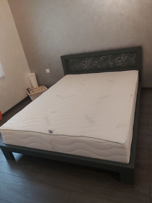 Продавам   спалня