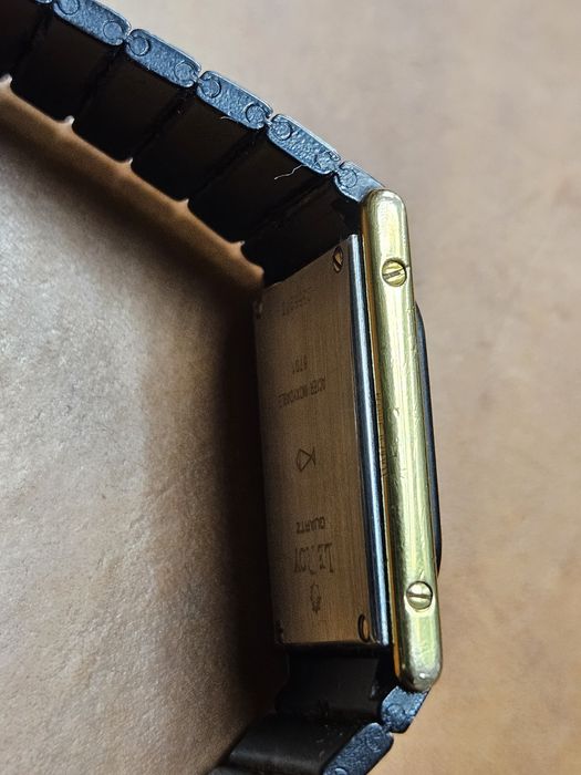 Ръчен часовник LeRy Baume Mercier Tank.