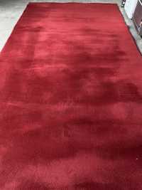 Вълнен килим от хотел