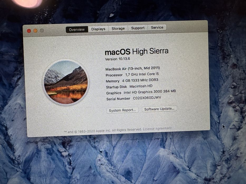 Laptop Apple MacBook Air 13" cu procesor I5,SSD de 256 Gb si 4 Gb RAM