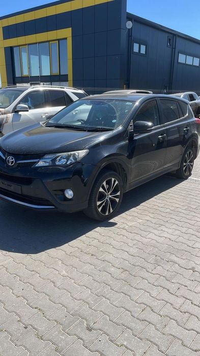 Dezmembram Toyota Rav 4 2.2 diesel 4x2 din 2014