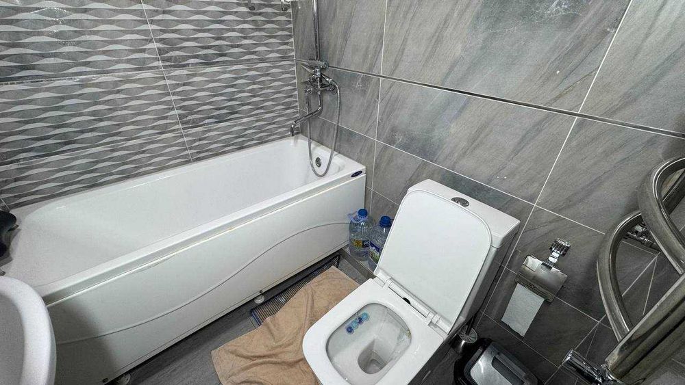 Шахар маркази Оху кафеси 5 қаватда 2 хонали квартира сотилади.ID: 1499