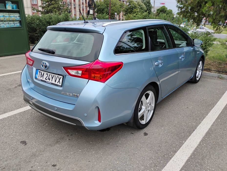 Toyota Auris combi hibrid, 2015, 314.000km, garanție