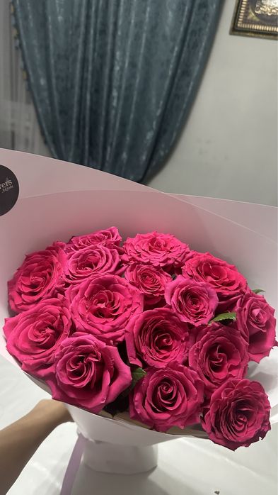 Цветы роза и ромашка