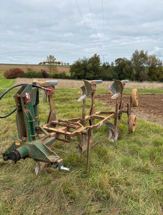 Плуг 3x40 във добро състояние