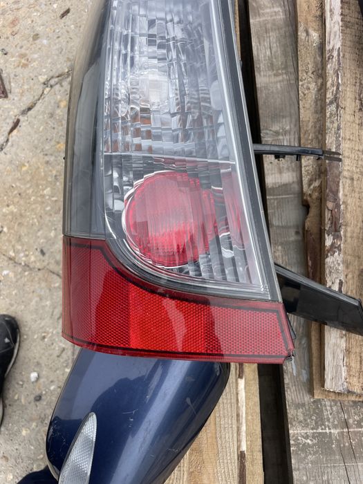 Оригинален ляв стоп mitsubishi grandis