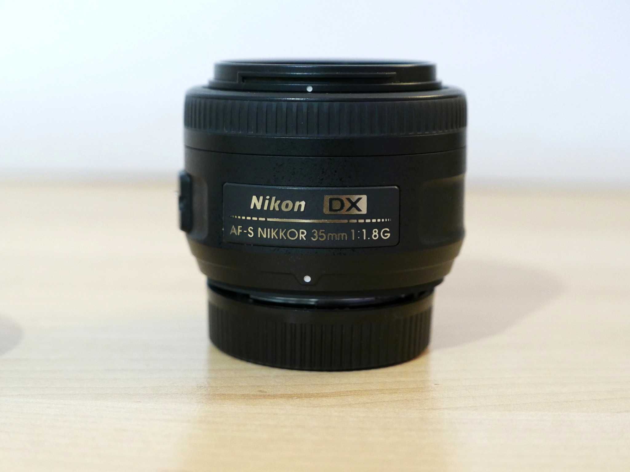 Nikon 35mm f/1.8G AF-S DX NIKKOR