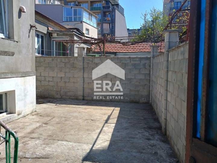 Двуетажна къща в района на Автогара-Варна за продажба, с РЗП 46 кв.м.
