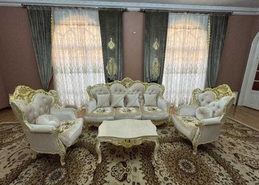 Продам диван и два кресла.