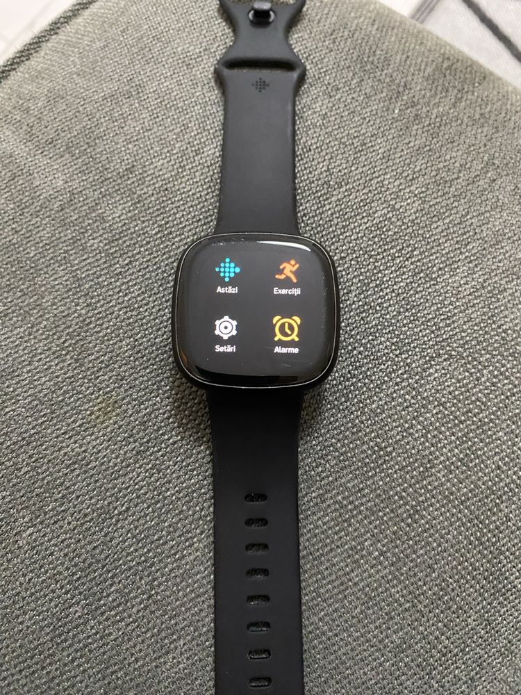 Ceas smartwatch Fitbit Versa 3