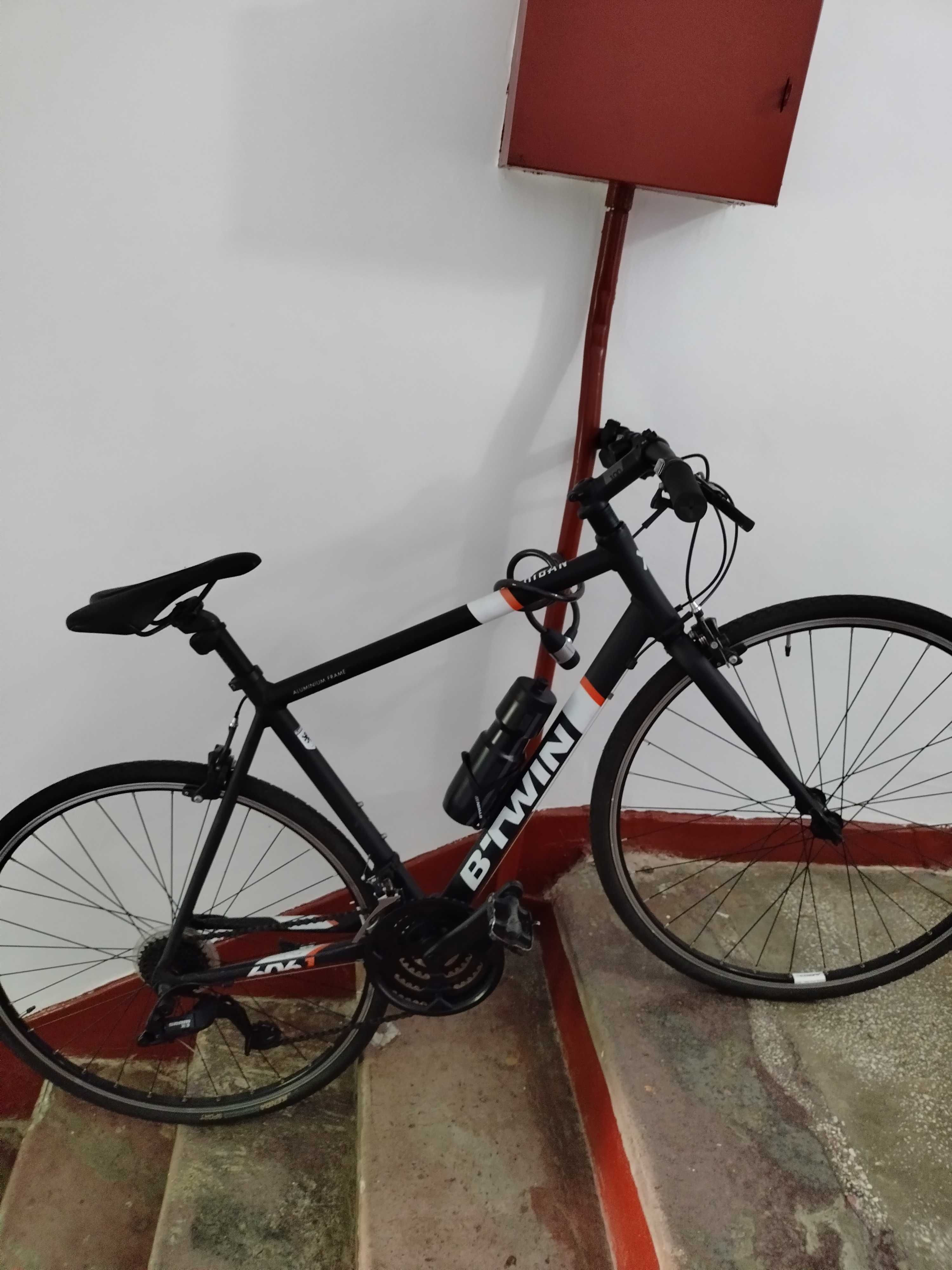 Vând bicicleta B Tuiwn Triban 500 FB mărimea L