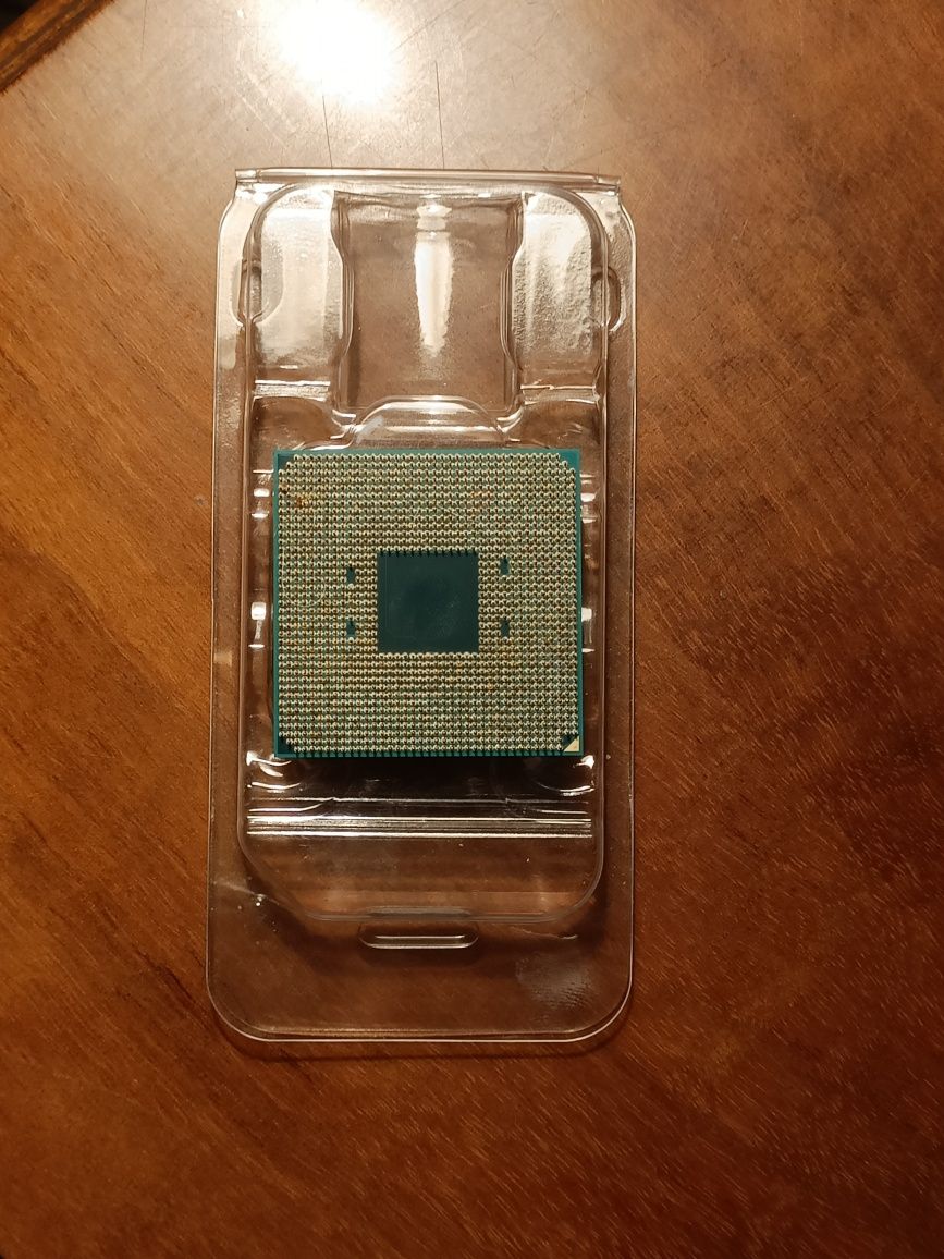 Procesor AMD Ryzen 6 2600
