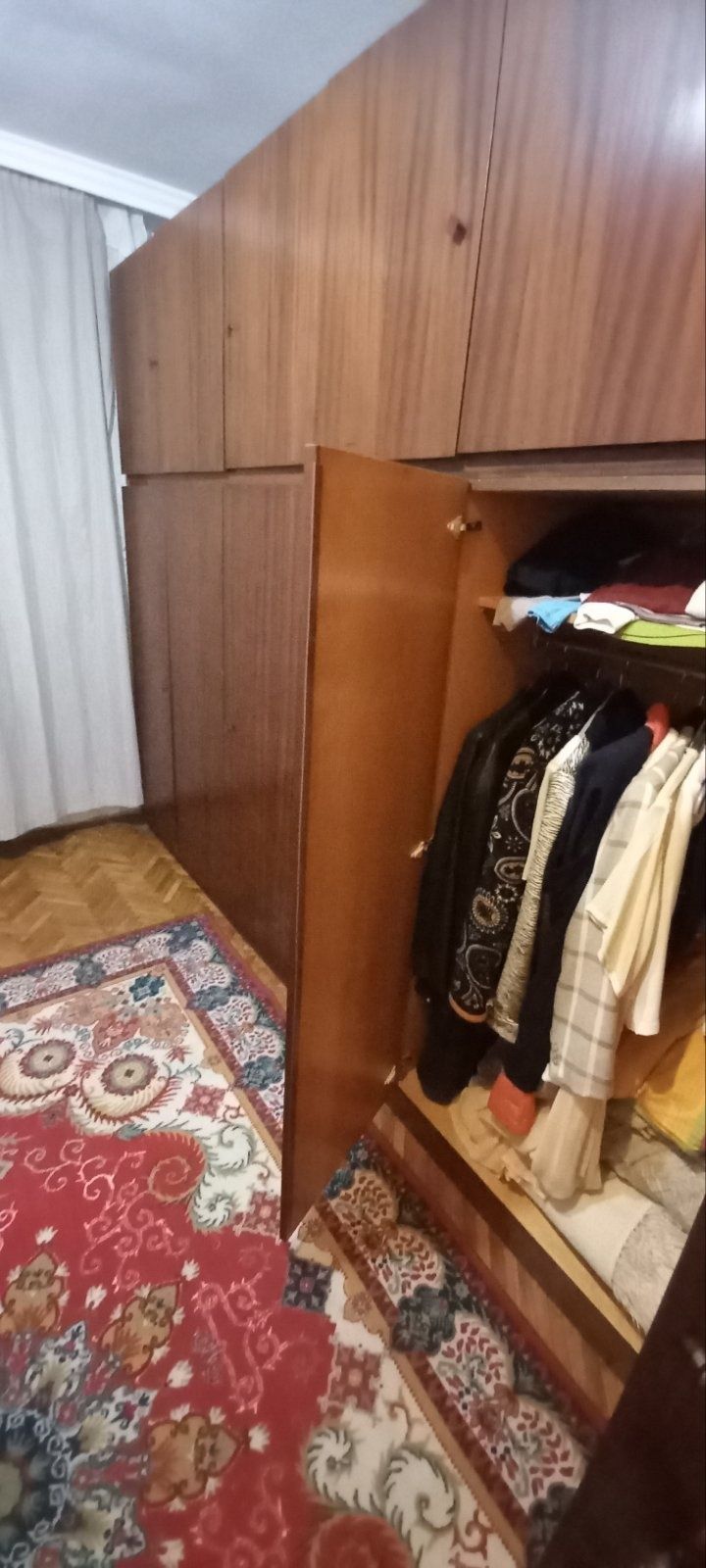 Голям шесткрилен гардероб