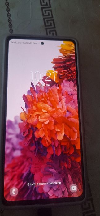 Samsung s20 folosit foarte puțin