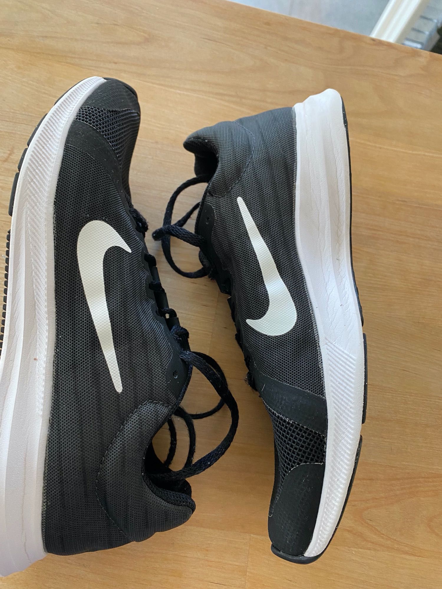 Маратонки 37, 5 размер Nike черни