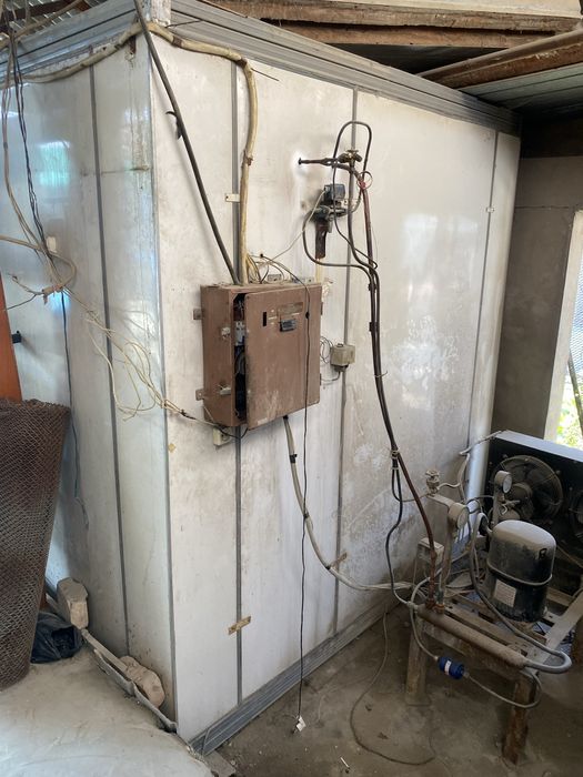 Срочно продам морозильную камеру