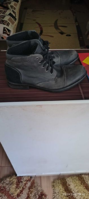 Vând ghete băiat piele naturala