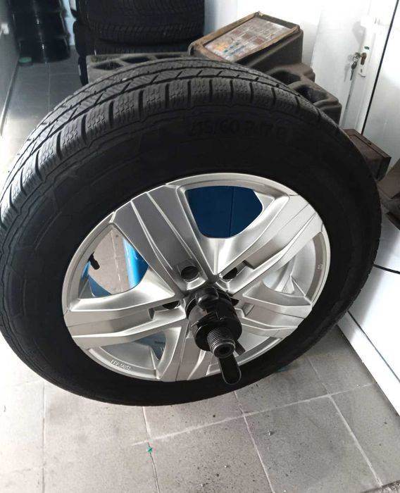 Jante 17 VW Transporter T6 T5 Caravelle Multivan anvelopeMS 215 60 17C
