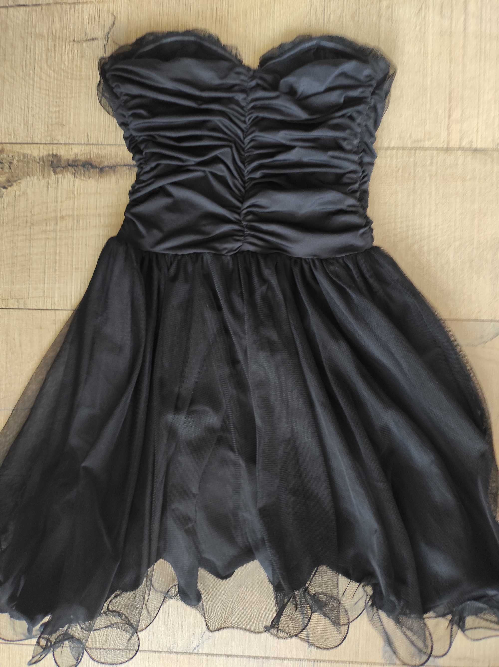Малка черна рокля