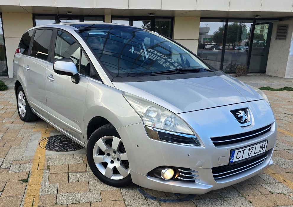 Peugeot 5008 din 2014 7 locuri