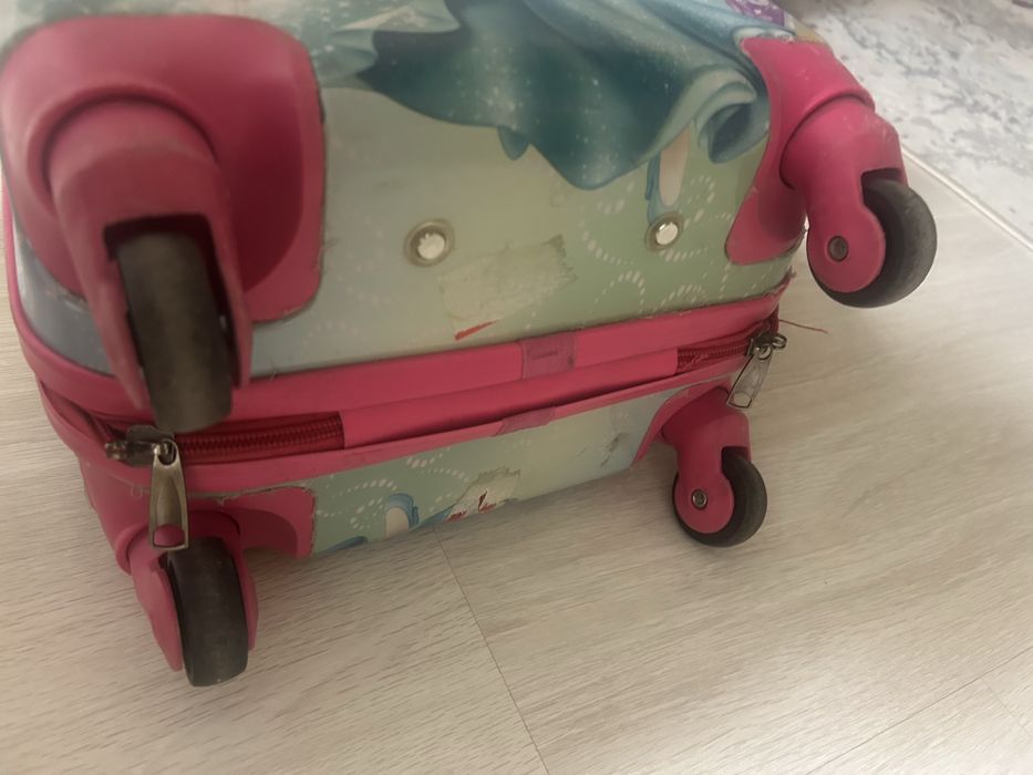 Чемодан с принцесами