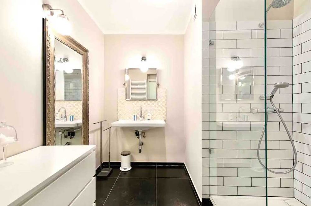 Дава се под наем  в Пловдив, Център - 12 кв.м за 127.5 € - Снимка #1