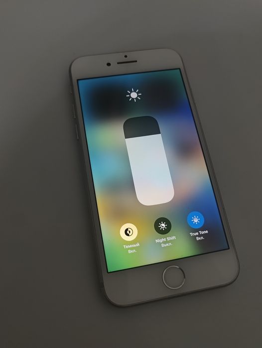 Продам iPhone 8 все оригинал состояние идеальное