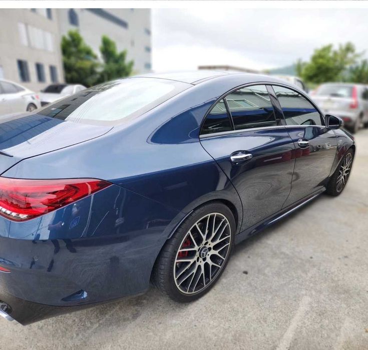 Mercedes-Benz E220d 4MATIC AMG
