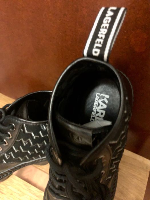 KARL LAGERFELD - Дамски боти с монограми