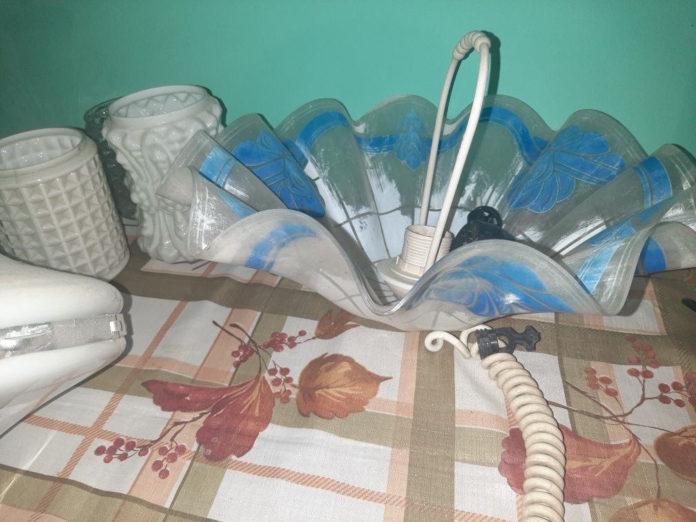 Продам люстры 6 шт