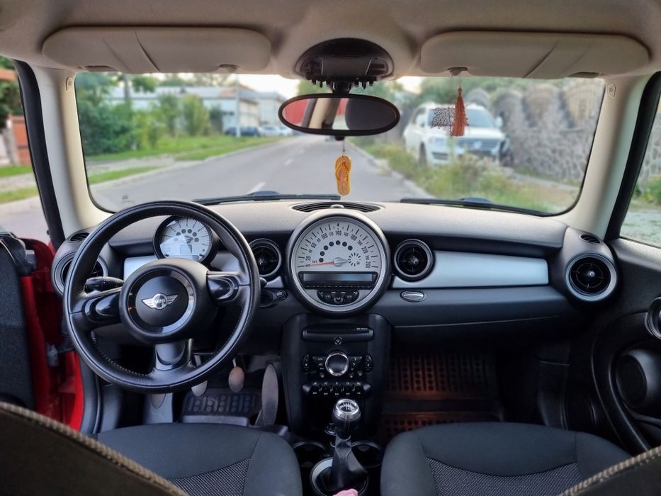 Mini Cooper -1.6 benzină- an 2011